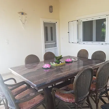 μαγευτική κωνσταντίνα Vila *