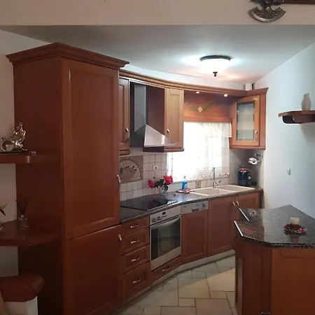 μαγευτική κωνσταντίνα Nerántza
